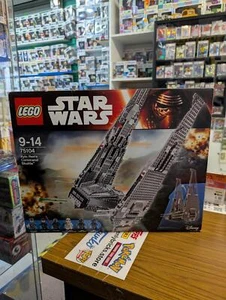 LEGO Star Wars: Kylo Ren's Command Shuttle (75104) - Photo 1/3