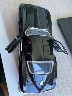 Maisto 1/18 Diecast 1965 Black Chevrolet Corvette NO BOX - Image 1 of 4