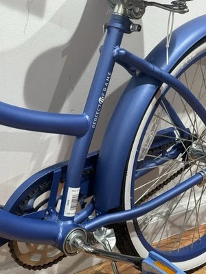 Bicicleta Huffy Clasificación y Elegante. Sillín de resorte, empuñaduras de doble densidad, agarre/pedales Foto 1 de 4