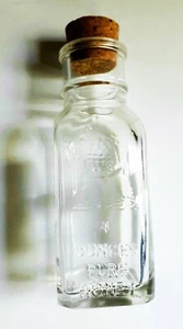 East Texas Honigflasche, klar mit geprägtem Bienenstock & 4 Unzen reinem Honig - Bild 1 von 7