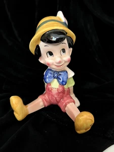 Vintage seltene Enesco Disney Pinocchio sitzend 4" Keramik Figur - Bild 1 von 5