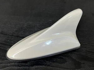 HYUNDAI SONATA ROOF SHARK FIN ANTENNA WHITE 96250-3Q000JR OEM 2011 - Picture 1 of 4