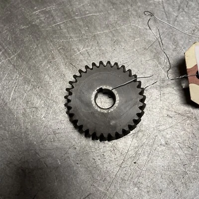 OEM GOOD USED KUBOTA DIESEL D662E OIL PUMP GEAR - Image 1 of 3