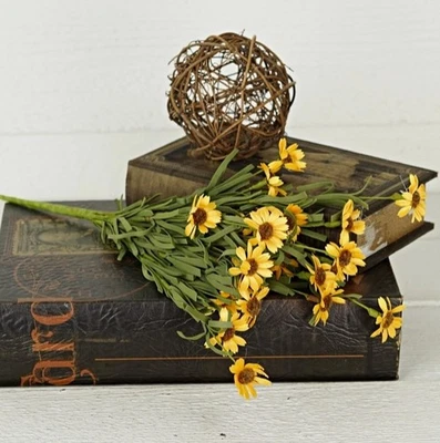 Mini margaridas amarelas country primitivas haste de margarida escolha de outono galho spray de flor - Imagem 1 de 4