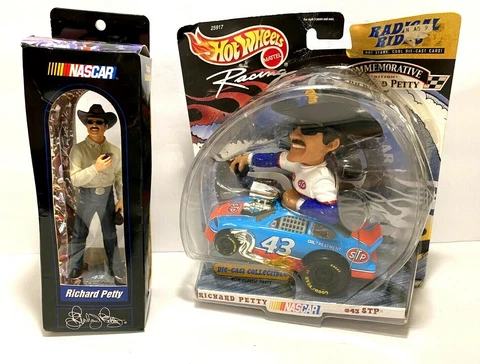 NASCAR STP #43 RICHARD PETTY ACTION FIGURE SET HOT WHEELS CHARACTER COLLECTIBLE Cover