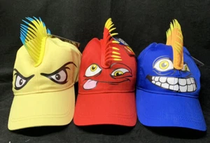 SPIKE HEAD DINOSAUR FUNKY FUN HATS CAP CHILDREN & ADULTS SIZE ADJUSTABLE STRAPS - Foto 1 di 11