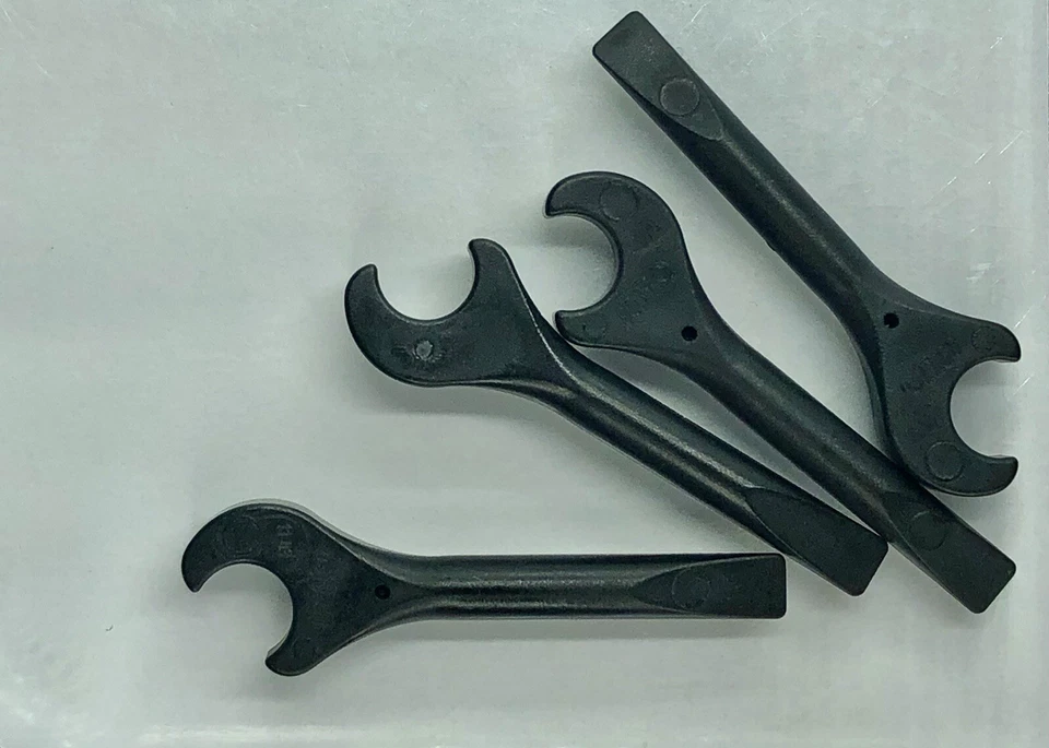 Lote de piezas Lego (5) quilates ~ Minifigura negra utensilio herramienta llave inglesa ~ Nº # 4006 Foto 1 de 1