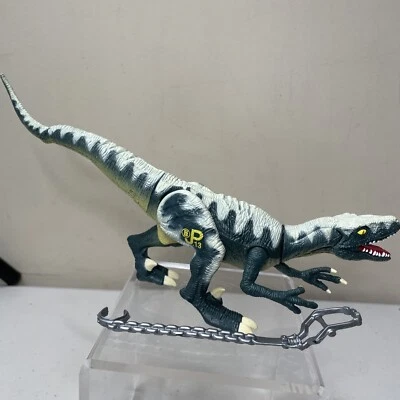 Jurassic Park Cyclops Velociraptor JP13 Site B 1997 Kenner Plus equipamento de retenção - Imagem 1 de 4