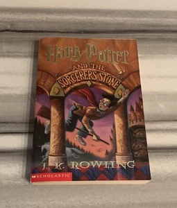SHIPS SAME DAY Harry Potter and the Sorcerer's Stone Scholastic Paperback 1st Ed - Bild 1 von 9