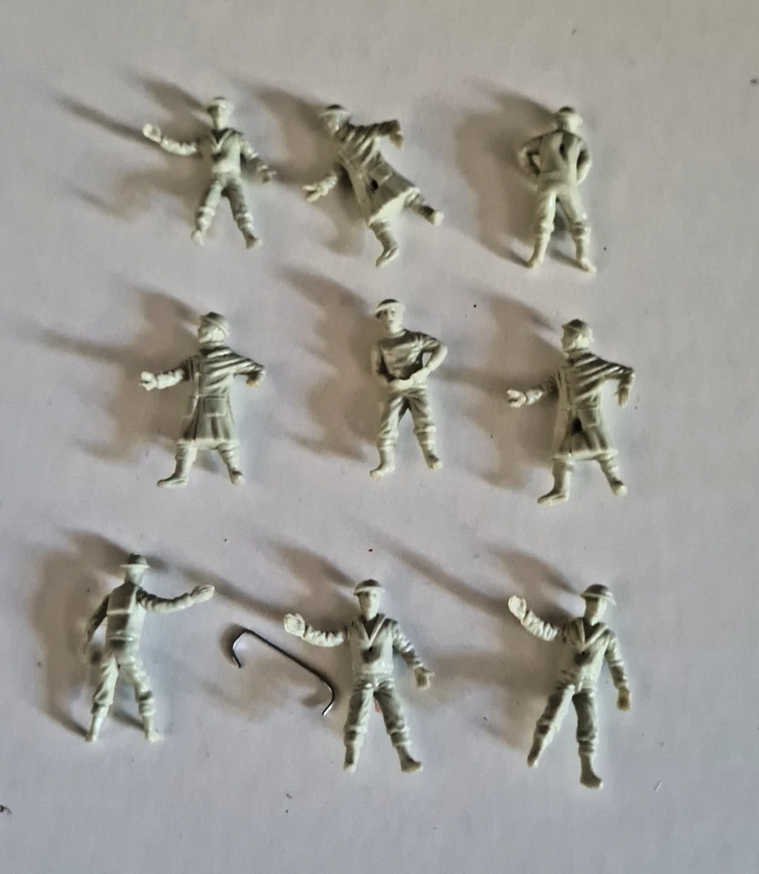 9 x  Besatzung (Matrosen) für hist. Modelle H: 25mm, unbemalt - Bild 1 von 1
