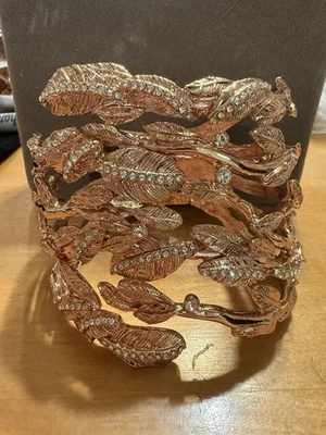 Brazalete grande Rachel Zoe tono oro rosa estrás floral/hoja # 3622 Foto 1 de 4