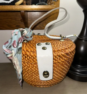 PATRICIA NASH Caselle Blanco Cuero Mimbre Cesta Bolso de Mano Monedero con Bufanda Usado en Excelente Condición Foto 1 de 4