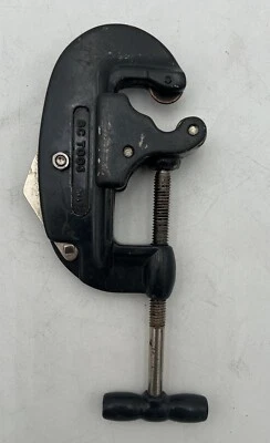 Vintage  Pipe Cutter 5/8” to  2⅛ OD with ID Scraper - Image 1 of 4