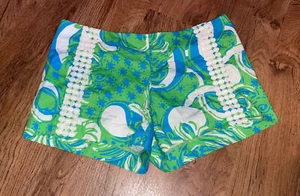 Lilly Pulitzer Shorts in Limeade Roar of the Jungle Gr. 2 - Bild 1 von 5