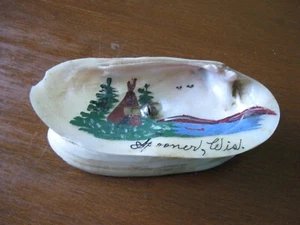 Vintage SPOONER WISCONSIN WI Souvenir CLAM SHELLS w NATIVE AMERICAN INDIAN Scene - Picture 1 of 6