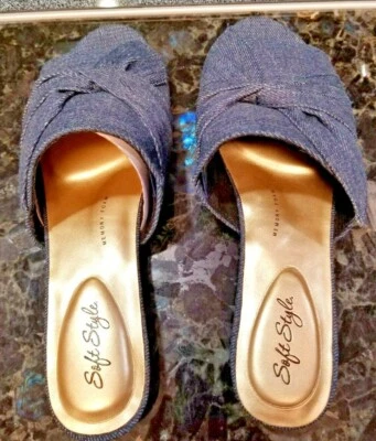 Hush puppies Soft Style Memory foam Misty denim ladies open toe 8 M bowtie shoes - Image 1 of 4