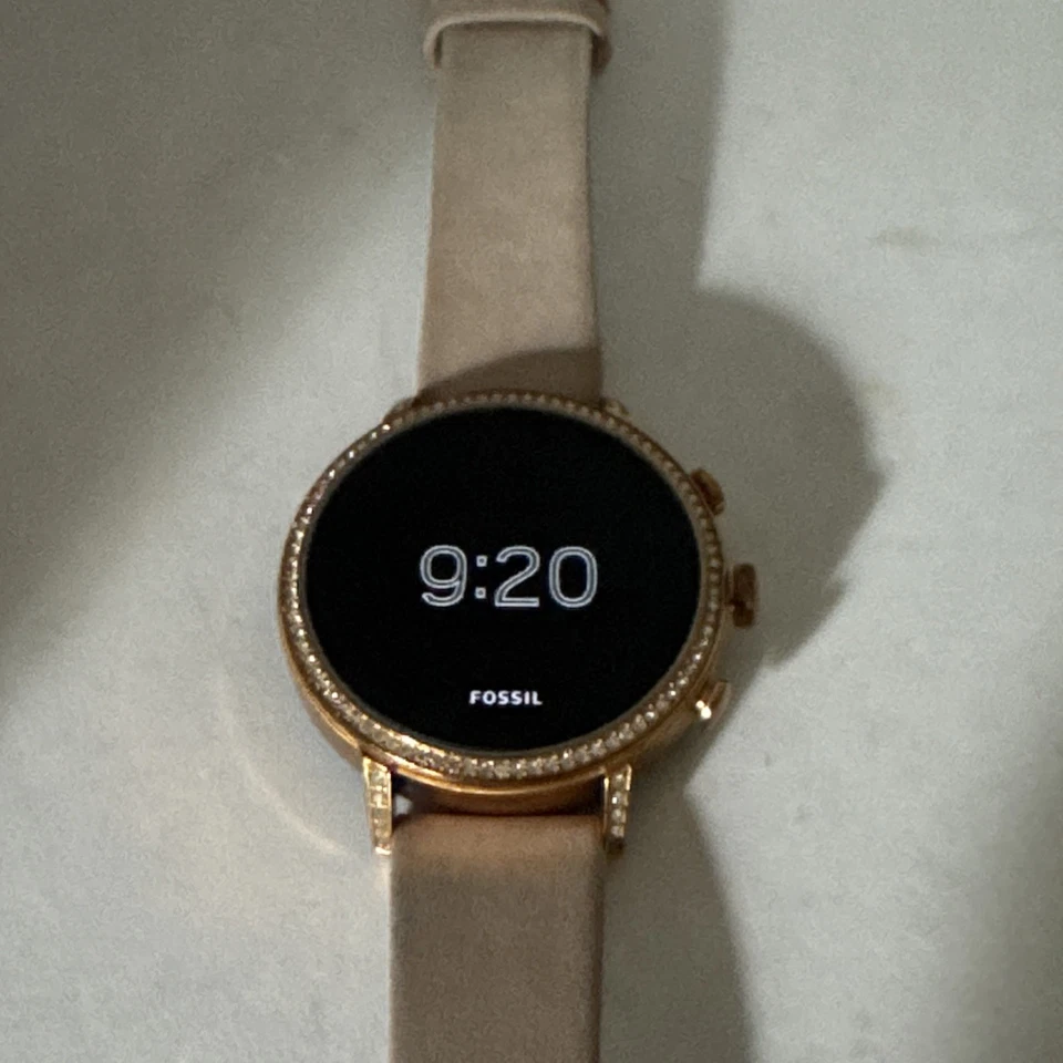 Fossil Venture Q HR  Ladies Smartwatch Gen 4 DW7F1 excellent condition 18mm Gold - Image 1 of 4