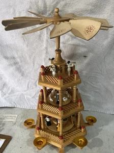 Vintage Weihnachtskarussell Krippe Windmühle Holz 3 Etagen 6 Kerzenständer - Bild 1 von 7