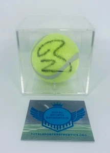 Rafael Nadal signierter Tennisball im Etui mit Echtheitszertifikat (3100457) - Bild 1 von 3