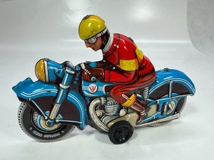altes JOSEF WAGNER BLECHSPIELZEUG MOTORRAD 1970er J. mit Friktionsantrieb - Picture 1 of 7
