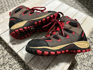 Merrell Hilltop Ventilator Mid Waterproof Hiking Shoes Boots Kids Boys Size 10.5 - Picture 1 of 8