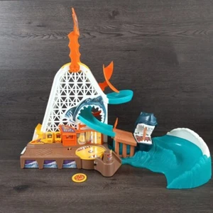 Vintage 2000 Hot Wheels Shark Park Play Set - Picture 1 of 10