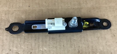 Ajustador de altura del cinturón de seguridad trasero Toyota Sienna 2011-2020 segunda fila 73200-0C020 OEM Foto 1 de 4