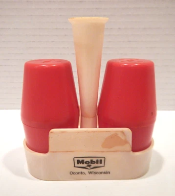 Juego de coctelera de sal y pimienta de gas Mobil de colección Oconto WI Mobil Oil Pegasus Horse plástico Foto 1 de 4