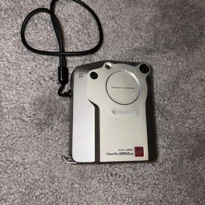 Fujifilm Finepix 6800Z Zoom Compact Camera Super CCD 3.2MP Untested.  - Image 1 of 4