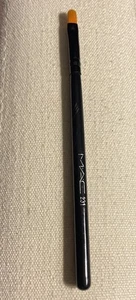 MAC 231 Flat Eye Definer Brush Synthetic Fibre Eye Liner Brush - Picture 1 of 3