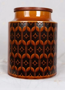 Vintage 1977 Hornsea Heirloom Storagelarge medium size storage Jar with lid. - Picture 1 of 5