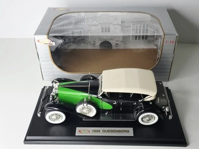 Signature Models - 1934 Duesenberg Green/Black - 1:18 Diecast - Image 1 of 4