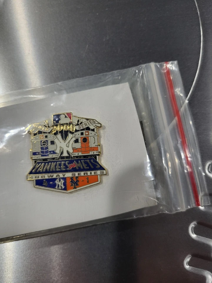 New York Yankees Vs NY Mets Subway Series Pin 2000  World Series  - Image 1 of 1