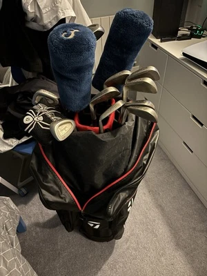 Full Ben Hogan Golf Set Including Irons, Wedges, Putter And Bag - Image 1 of 4