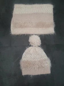 Girl Woolley Hat & Tube Scarf Set 7-10 Yrs - Picture 1 of 3