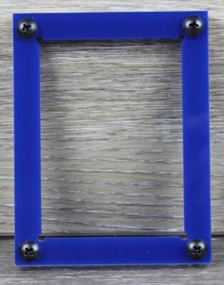 Estuche para tarjetas de exhibición Cryptozoic de gran tamaño de 1/8” (130pt) 4” X 6”. Foto 1 de 4