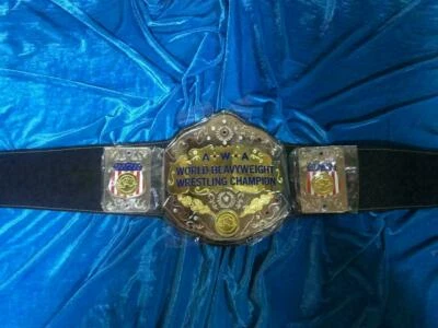 CINTURÓN CAMPEONATO MUNDIAL DE LUCHA DE PESO PESADO AWA 2mm ZINC Foto 1 de 4