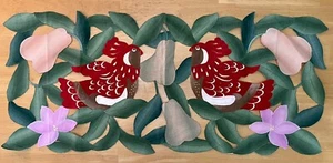 Orem Partridge in a Pear Tree Runner and Placement (5) Set. NWOT - Picture 1 of 3