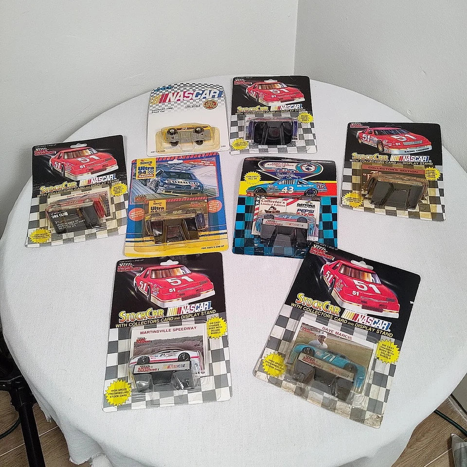 9 克拉 1990 - 92 赛车冠军 NASCAR 1: 64 现货车老式收藏传奇 — 第 1/4 张图片