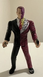 1995 Kenner Batman Forever Two-Face 5" Actionfigur Tommy Lee Jones - Bild 1 von 4