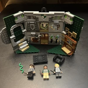 Lego Harry Potter Slytherin House Banner 76410 Complete No Instructions - Picture 1 of 5