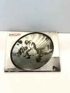 PEARL JAM REAR VIEW MIRROR CD - Picture 1 of 3