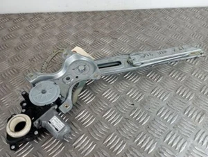 TOYOTA AVENSIS T27 15-18 DOOR WINDOW MOTOR (LEFT FRONT) 6982005071 - Picture 1 of 7