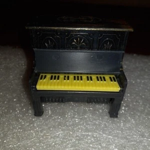 Miniature Mini Piano Vintage Pencil Sharpener Die Cast - Picture 1 of 8