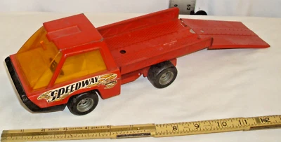 STRUCTO SLANT NOSE TURBINE STYLE SPEEDWAY RACE CAR TRUCK STEEL TOY - Image 1 of 4