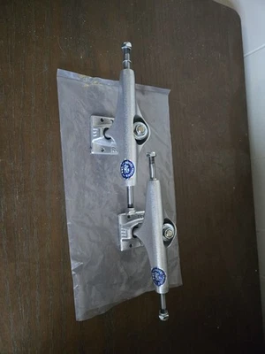 Royal Skateboard Trucks 144 para cubierta 8,25 Foto 1 de 4