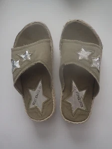 Rebels Style BETTY Youth  Size 2.5 Slide Sandals Green/Beige NEW - Picture 1 of 6