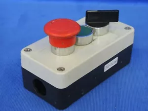 Telemecanique ZB2-BE101 and ZB2-BE102 with plastic housing - Picture 1 of 5