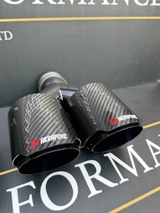 GLÄNZEND SCHWARZ KOHLENSTOFFFASER AKRAPOVIC AUSPUFFSPITZEN 4"" EDELSTAHL 1 X Y STÜCK - Bild 1 von 8