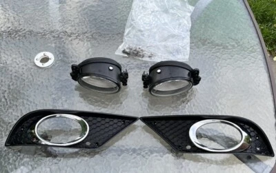 OEM 07-09 W211 Mercedes Benz E350 E550 Fog Light With Covers And Screws. - Image 1 of 4